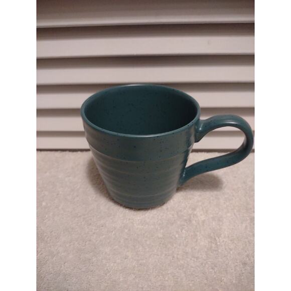 Bee & Willow dark forest green ribbed speckled stoneware coffee mug cup - Picture 2 of 6